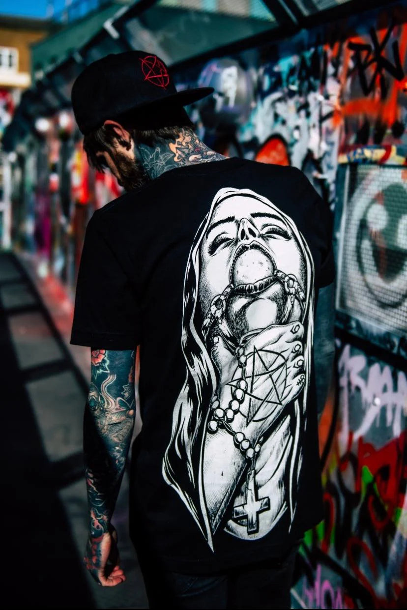 Choked up Tee